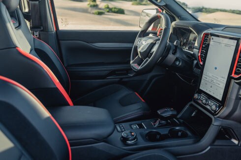 Interior com tela sensível ao toque do novo Ranger Raptor